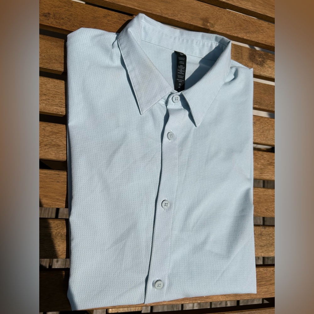 Men’s Lululemon airing powder blue button up shirt